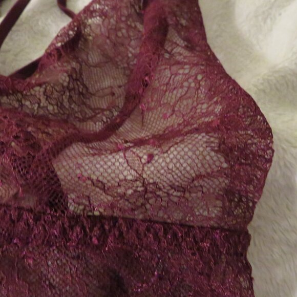 Victoria's Secret Burgundy Lace Bodysuit Teddy Small NWT - Picture 2 of 9